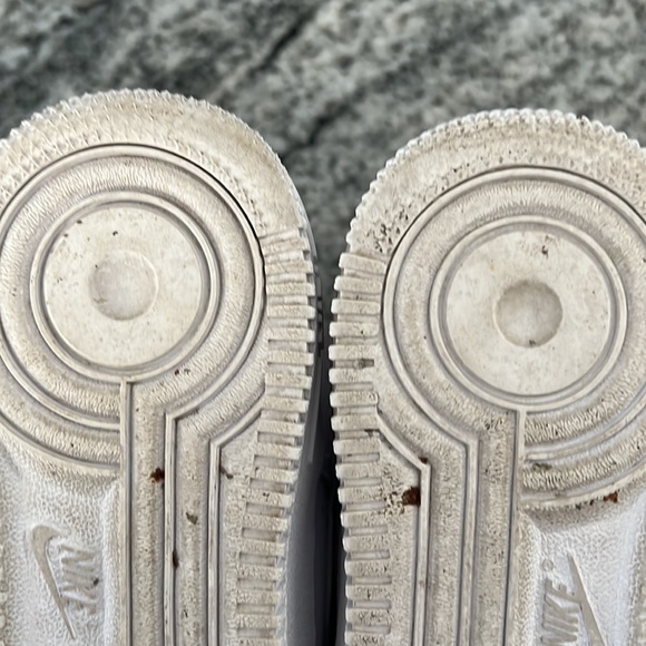 Air Force 1. Size 6.5 Y ( it fits my Sz 8 womens foot) - Picture 10 of 11